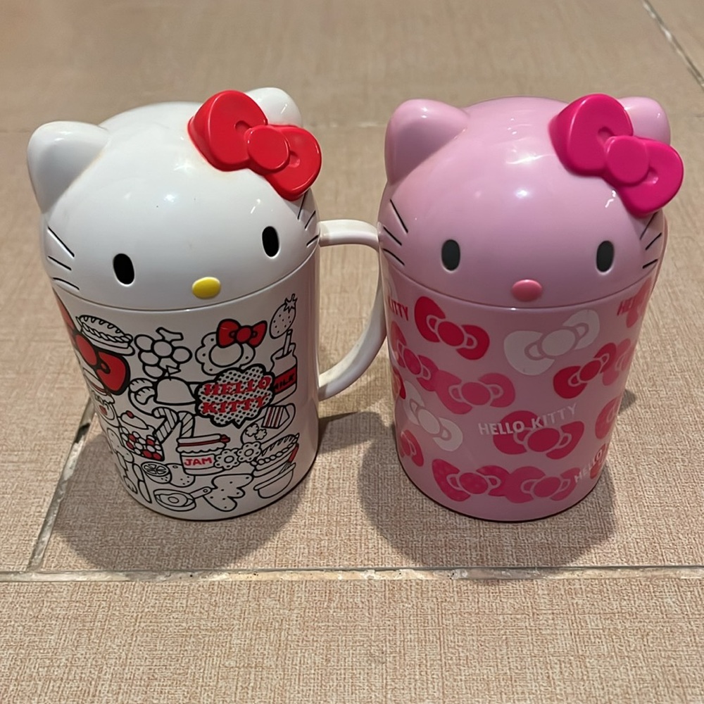 2 Hello kitty cup